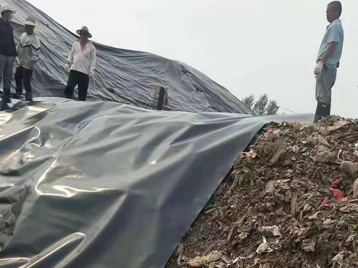 在垃圾填埋場(chǎng)中采用什么規(guī)格的土工膜？